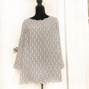 Truly Poppy black and white bell sleeve blouse